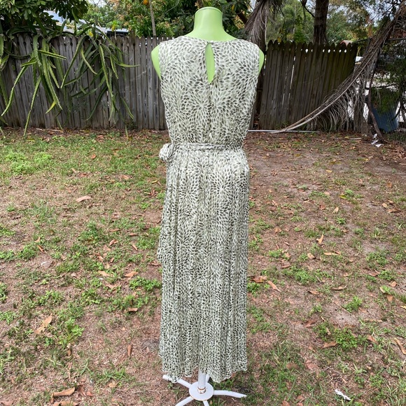 Alexa B Leaves Print Belted Shimmery Chiffon Maxi Dress Size 6 - Picture 6 of 9